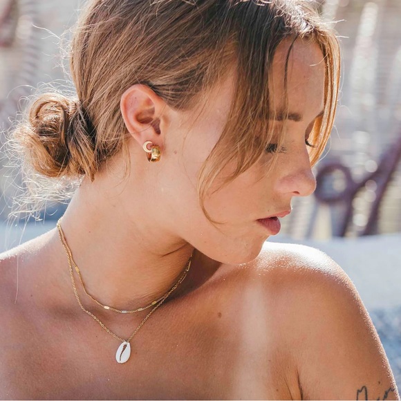 mahina Jewelry Shell Necklace And Bracelet Set Poshmark